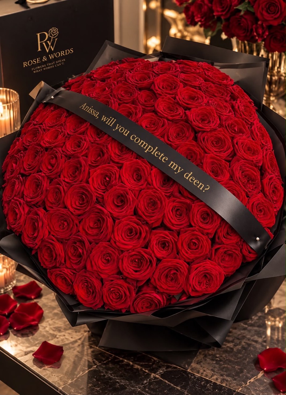 Royaal dieprood Rose & Words rozenboeket met gepersonaliseerd lint